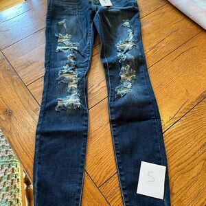 Judy Blue Distressed Skinny Jeans in Blue